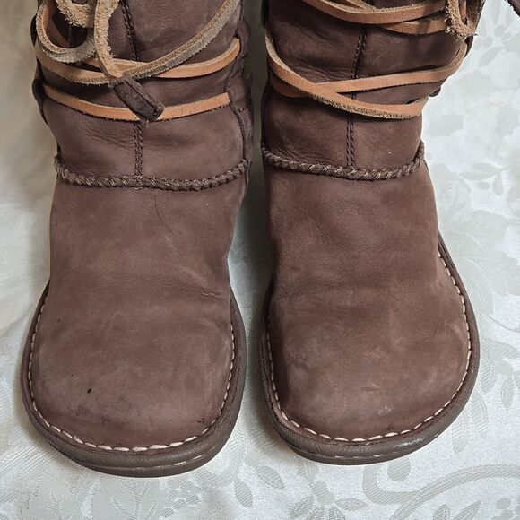 UGG Brown Sherpa Lined Leather Lace Up Boots - Picture 5 of 11